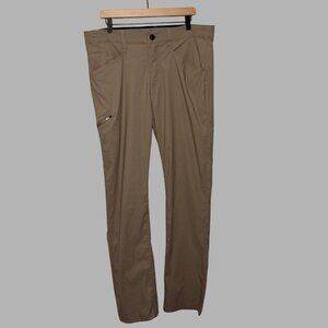 Men's Orvis Performance Straight Leg Pants in Khaki Size 36x34